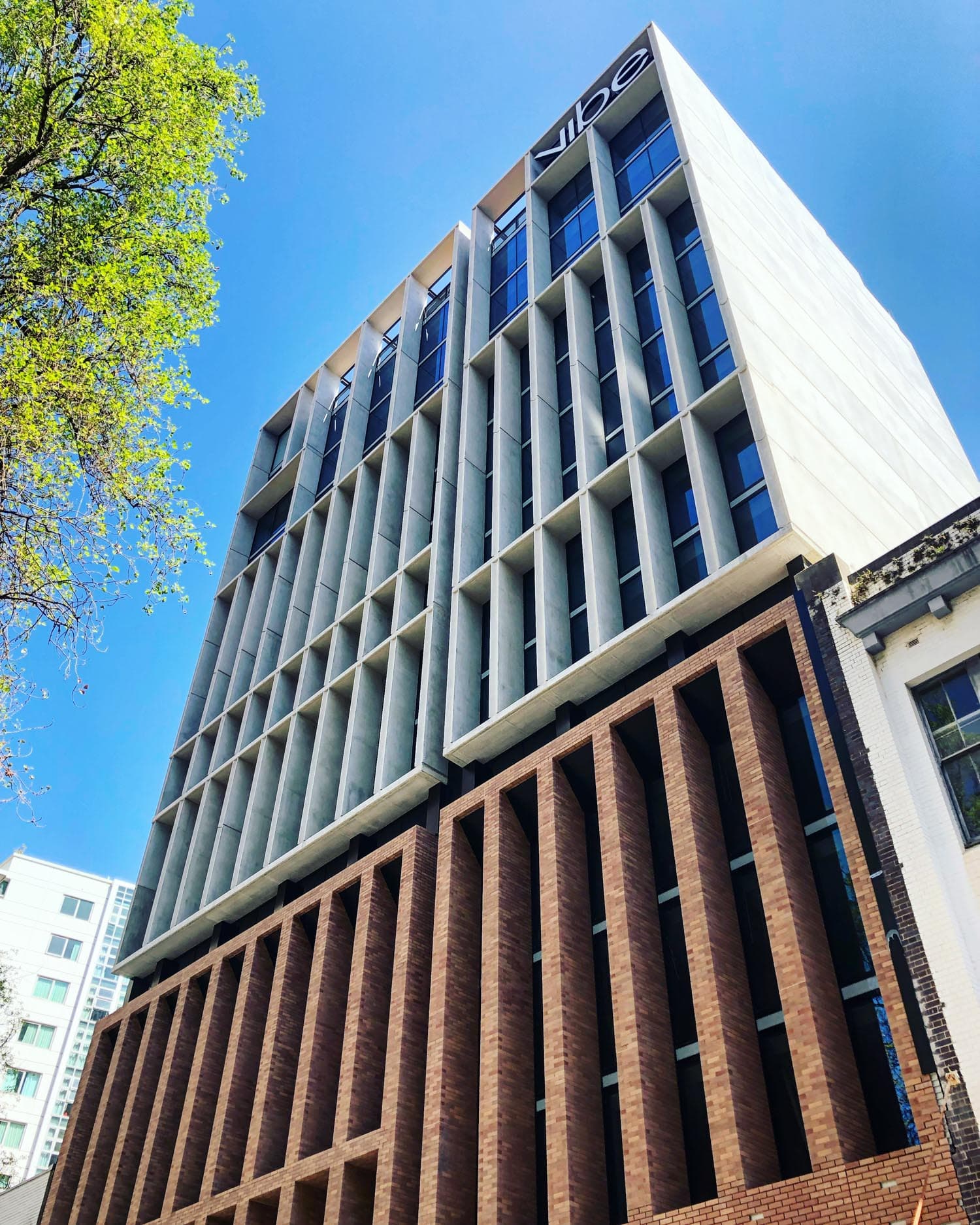 Navigating Encumbrance: Vibe Hotel, Darling Harbour